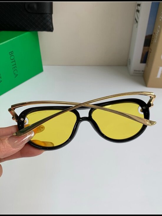 Bottega Veneta Black Aviator Yellow Lens Sunnies